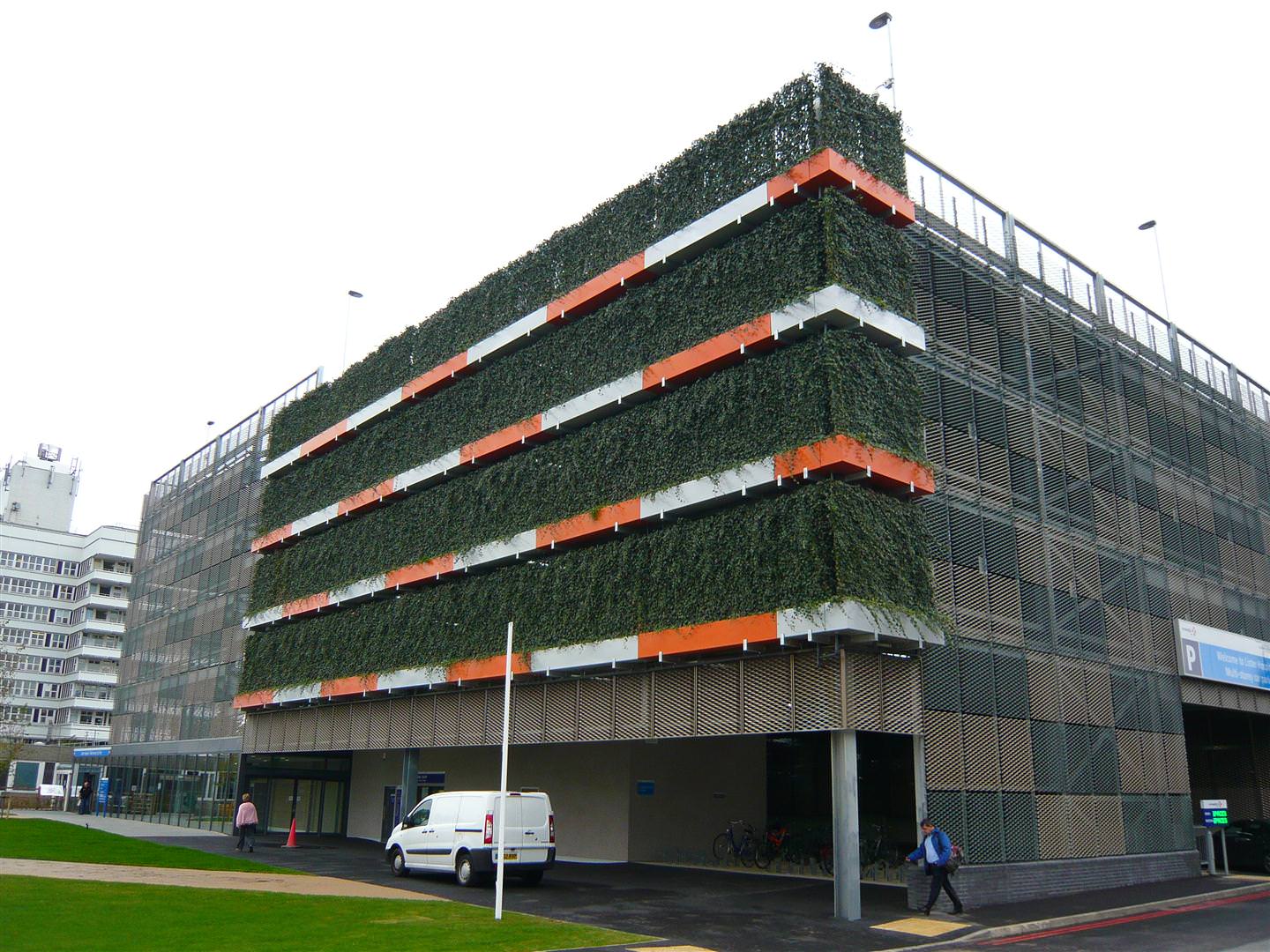 Lister Hospital car park has a living wall Mobilane