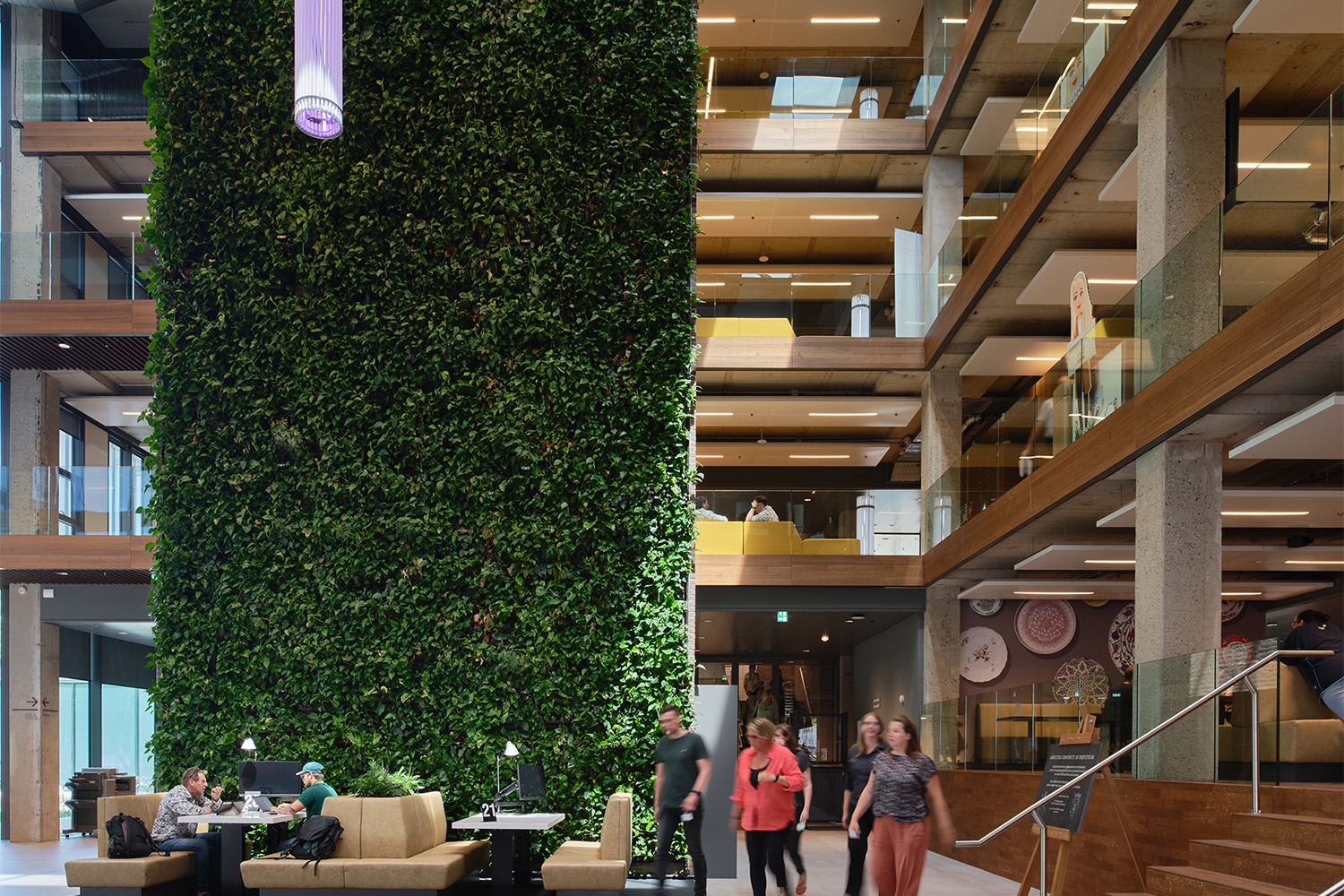real-plants-Mobilane-Mobipanel-interior-greening