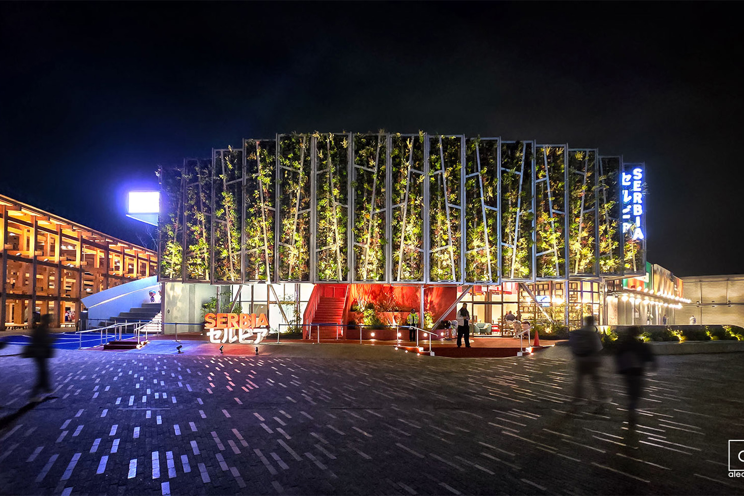 Grüne-Fassade-für-serbischen-Pavillon-Expo-2025-Mobilane